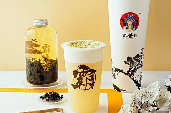 通过精确的市场定位和品牌优势，助力加盟商快速崭露头角